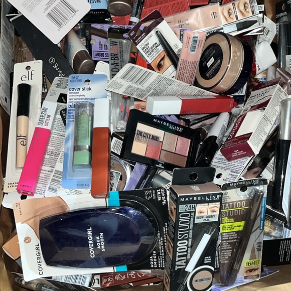 20 qty wholesale Makeup L’Oréal Revlon Elf Lips skincare cosmetics LOT Bulk New - Picture 3 of 14